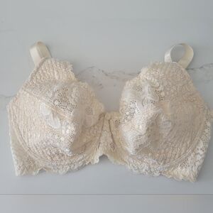 Barely Breezies Elegant Cream Lace Bra 34C